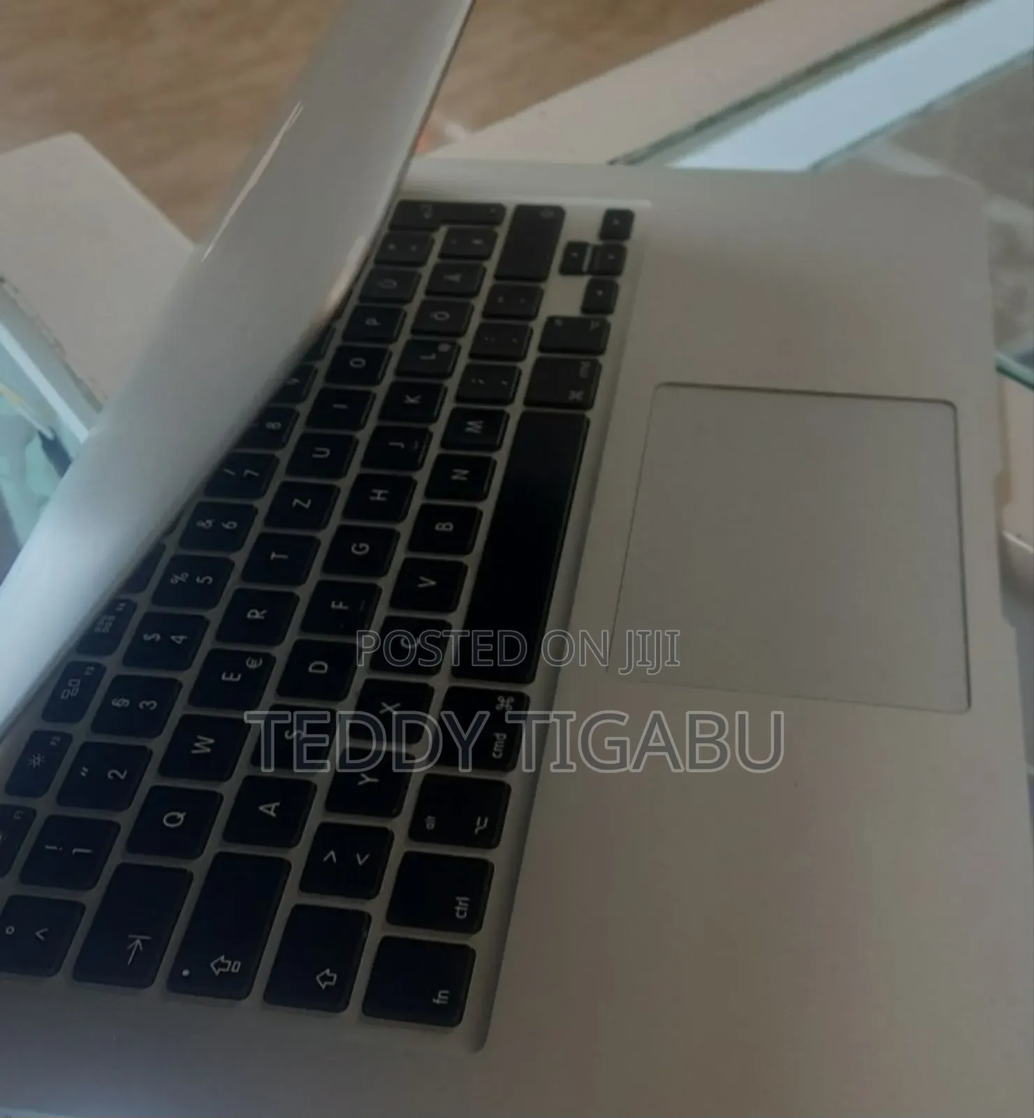 New Laptop Apple MacBook Air 2017 8GB Intel Core I7 SSD 128GB