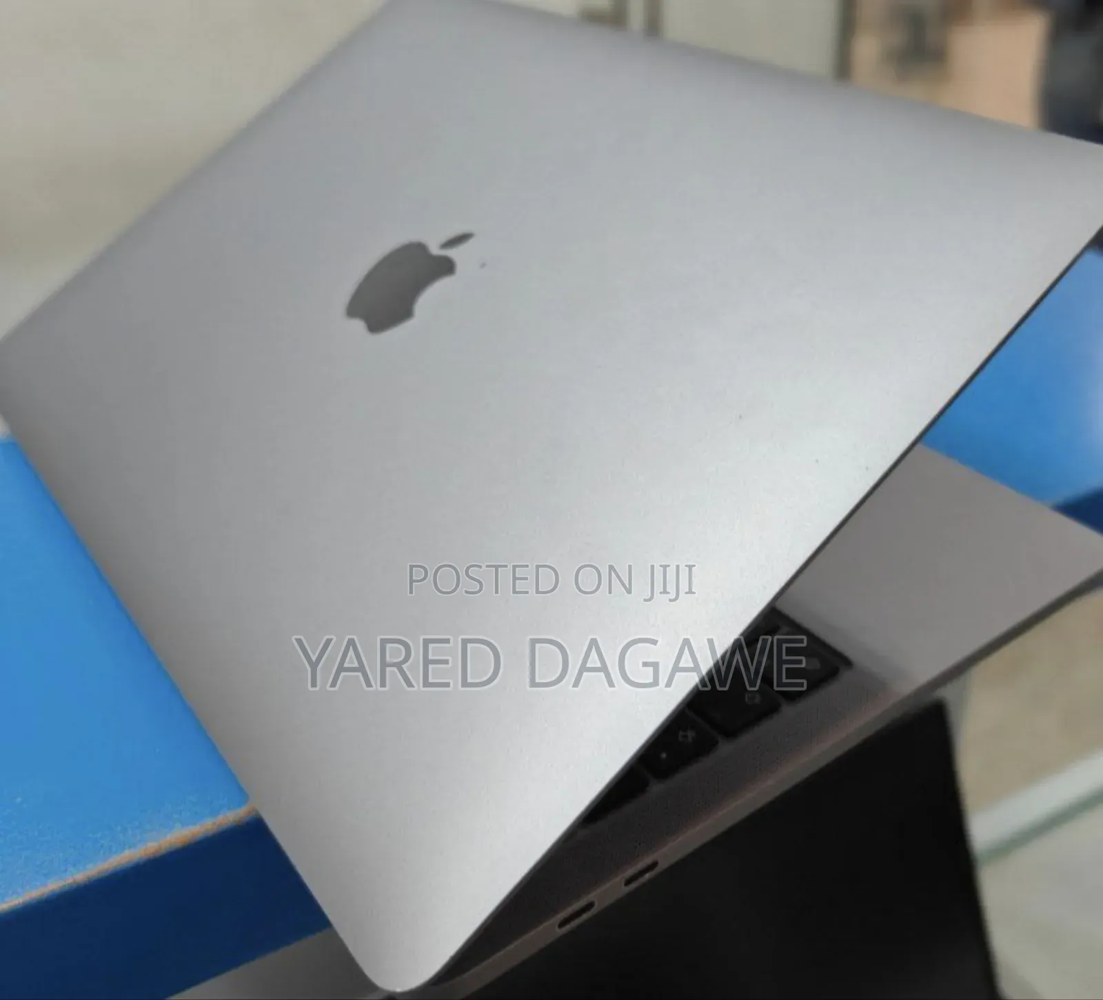 New Laptop Apple MacBook Pro 2022 M2 8GB Apple M2 SSD 256GB