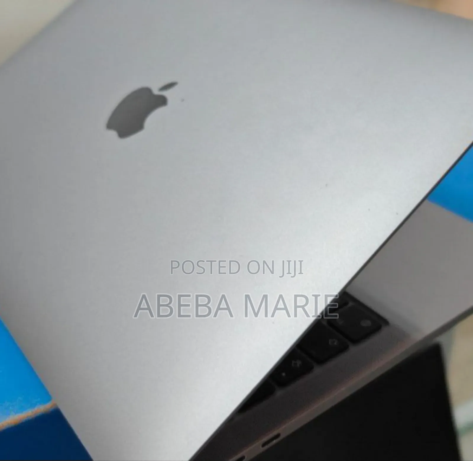 New Laptop Apple MacBook Pro 2022 M2 16GB Apple M2 SSD 256GB