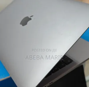 New Laptop Apple MacBook Pro 2022 M2 16GB Apple M2 SSD 256GB