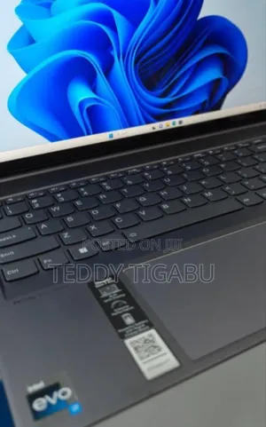 New Laptop Lenovo Yoga 11e 32GB Intel Core I7 SSD 1T