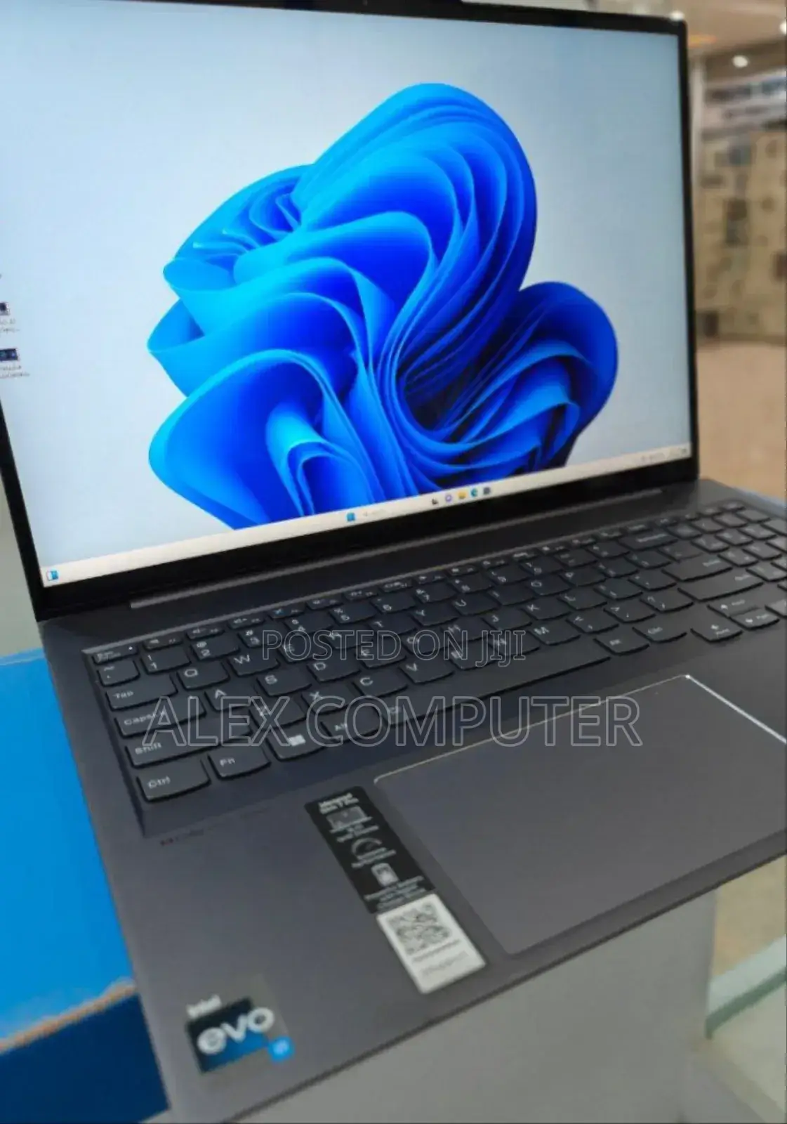 New Laptop Lenovo ThinkPad Yoga 32GB Intel Core I7 SSD 1T