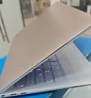 New Laptop Dell XPS 13 8GB Intel Core I7 SSD 512GB