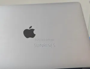 New Laptop Apple MacBook Pro 2022 M2 8GB Apple M2 SSD 256GB