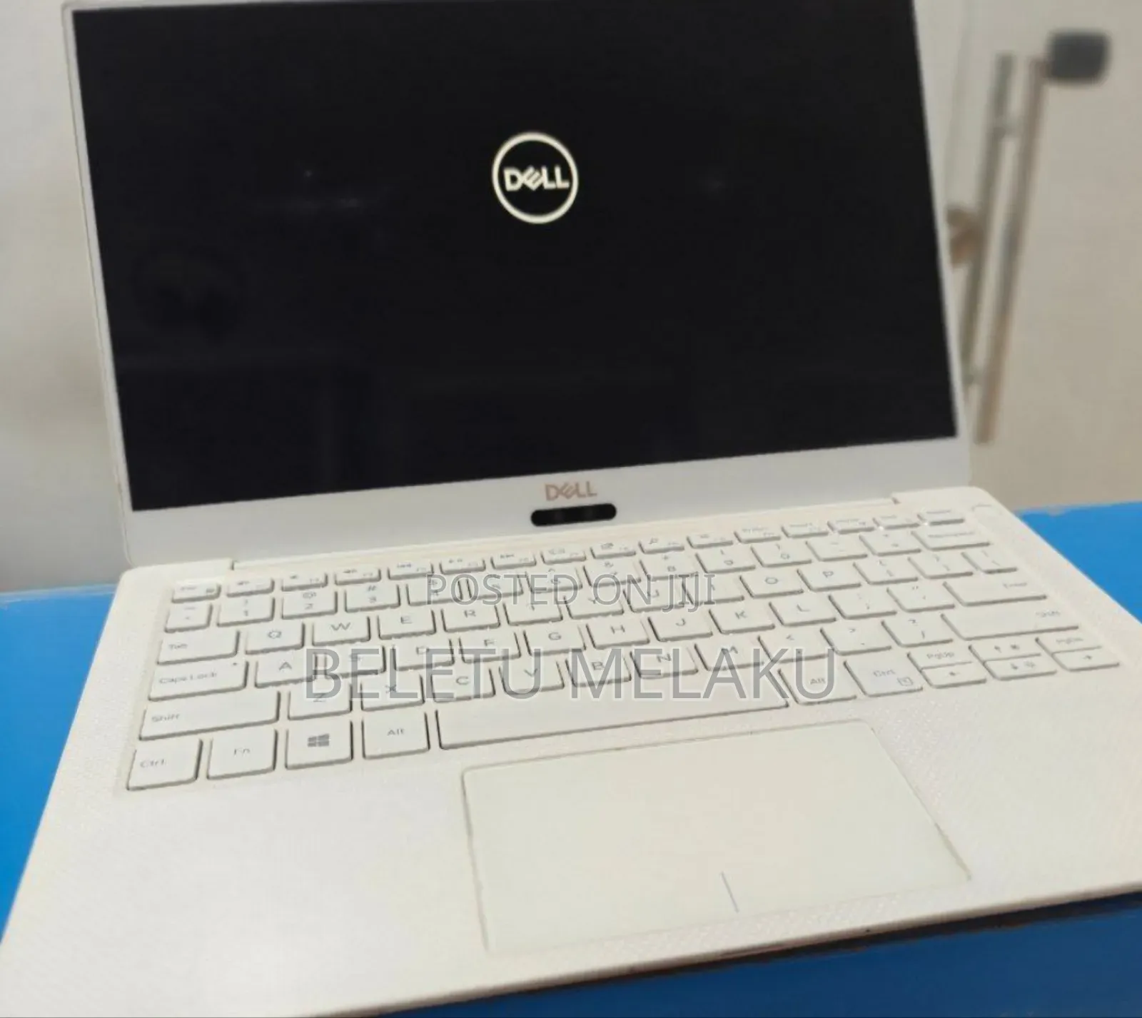 New Laptop Dell XPS 13 8GB Intel Core I7 SSD 512GB