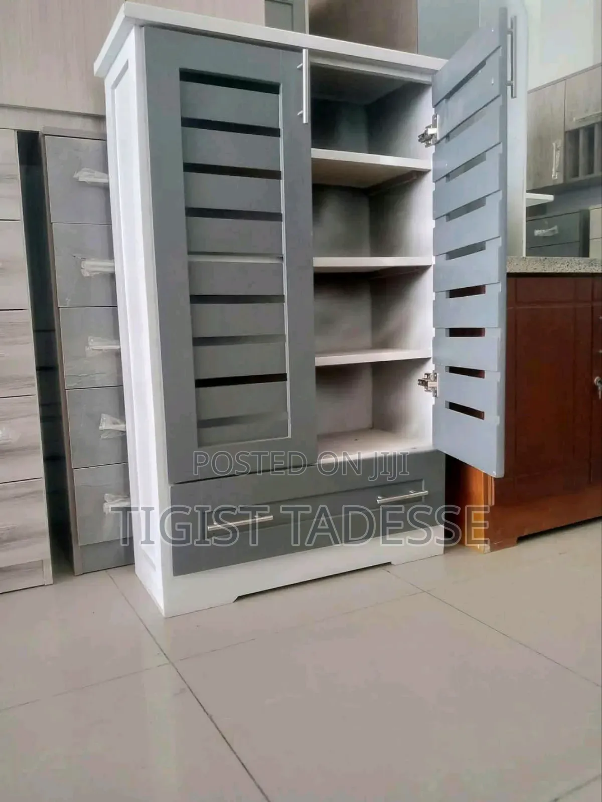 ጫማ ማስቀመጫ በአነስተኛ መጠን