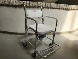 Photo - Commode Mini Wheel Chair9王commode Mini Wheel Chair9亞commode