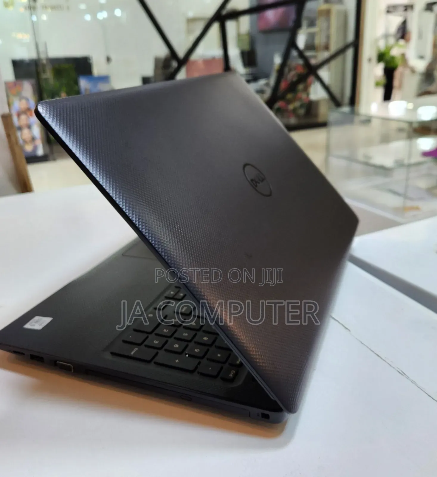 New Laptop Dell Vostro V13 8GB Intel Core I5 SSD 1T