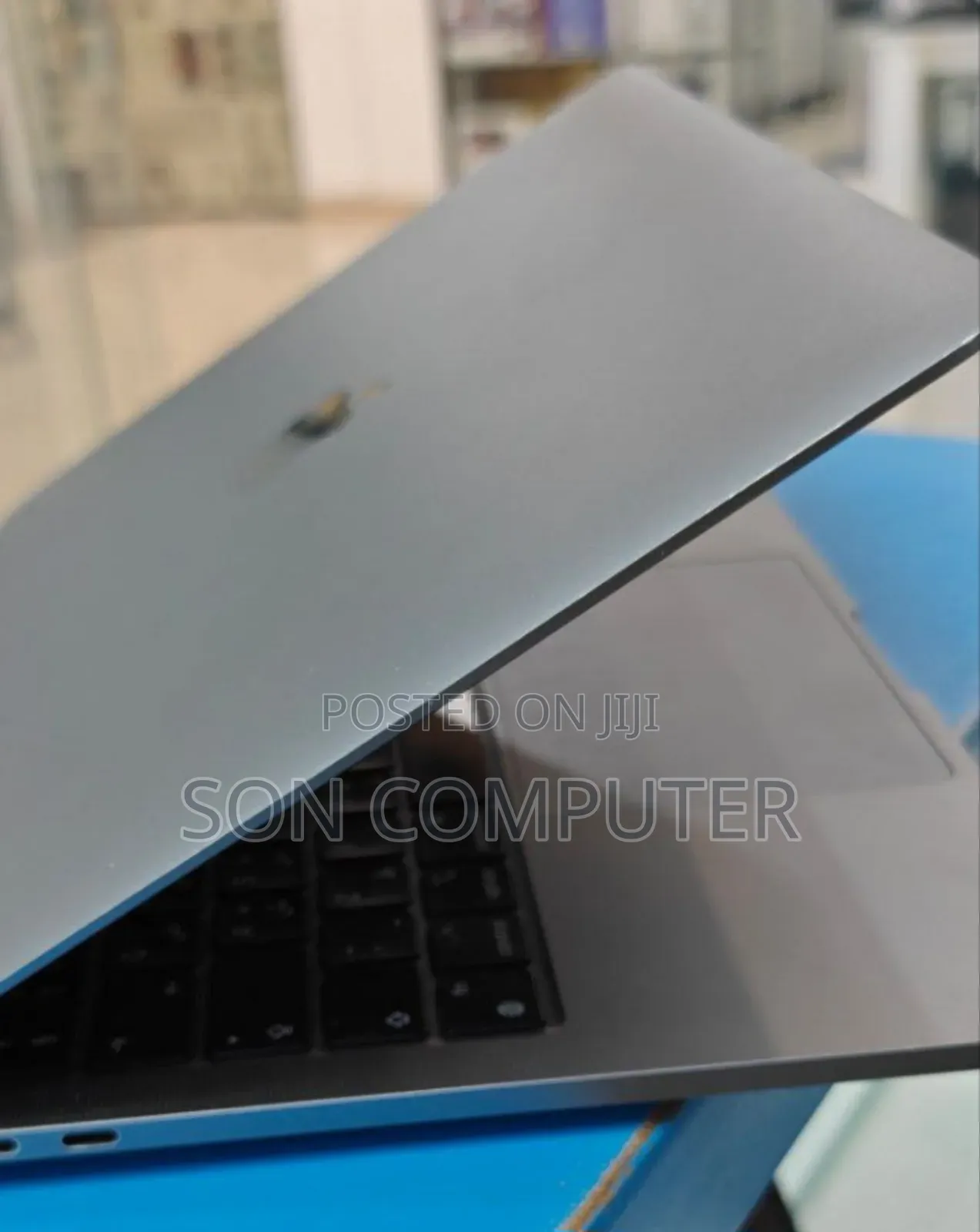 New Laptop Apple MacBook Air 2022 M2 8GB Intel Core I5 SSD 256GB