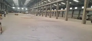 Photo - Warehouse for Rent (Very Huge Size) የሚከራይ መጋዘን አአ ውስጥ