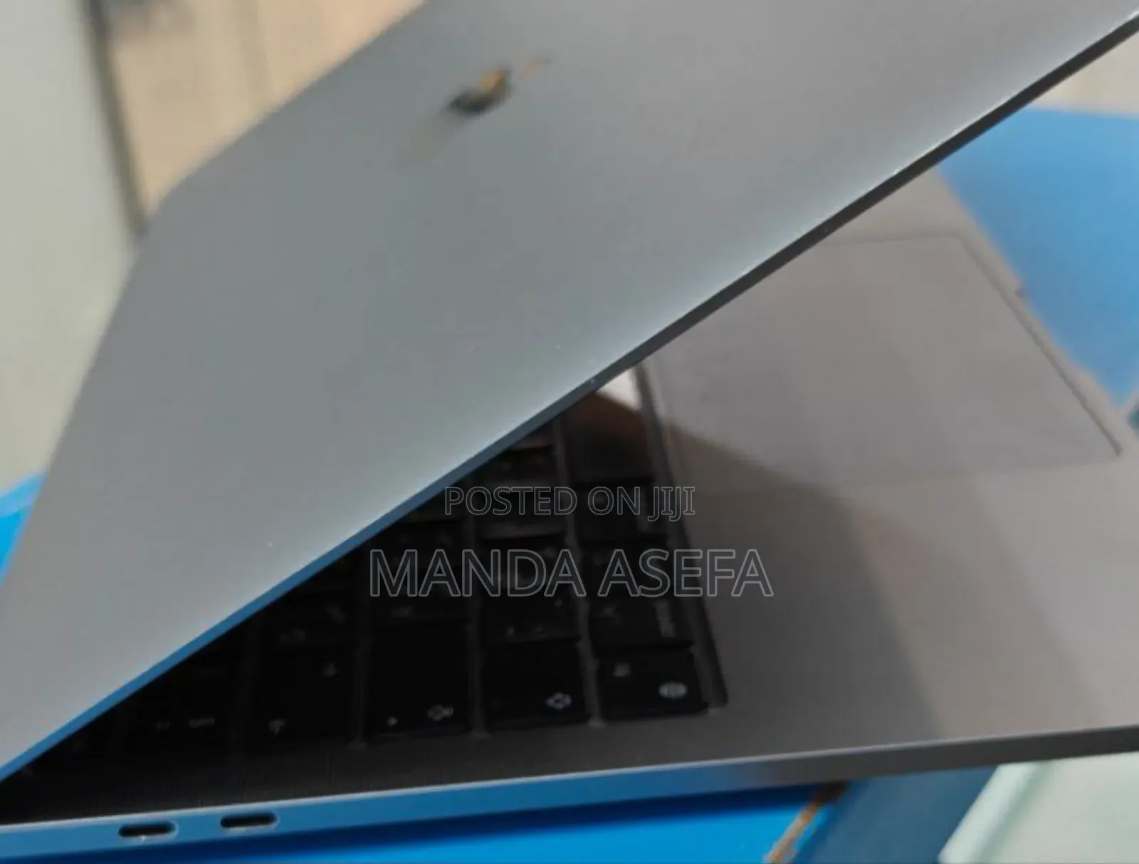 New Laptop Apple MacBook Pro 8GB Apple M2 SSD 256GB