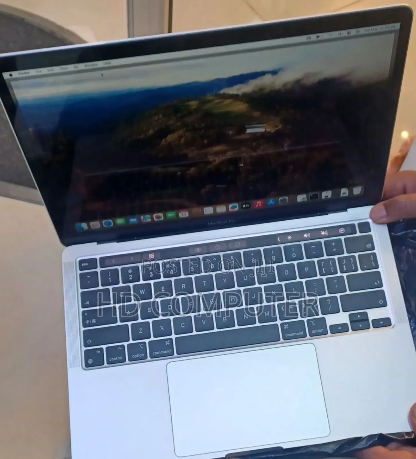 New Laptop Apple MacBook Pro 2022 M2 8GB Apple M2 SSD 256GB