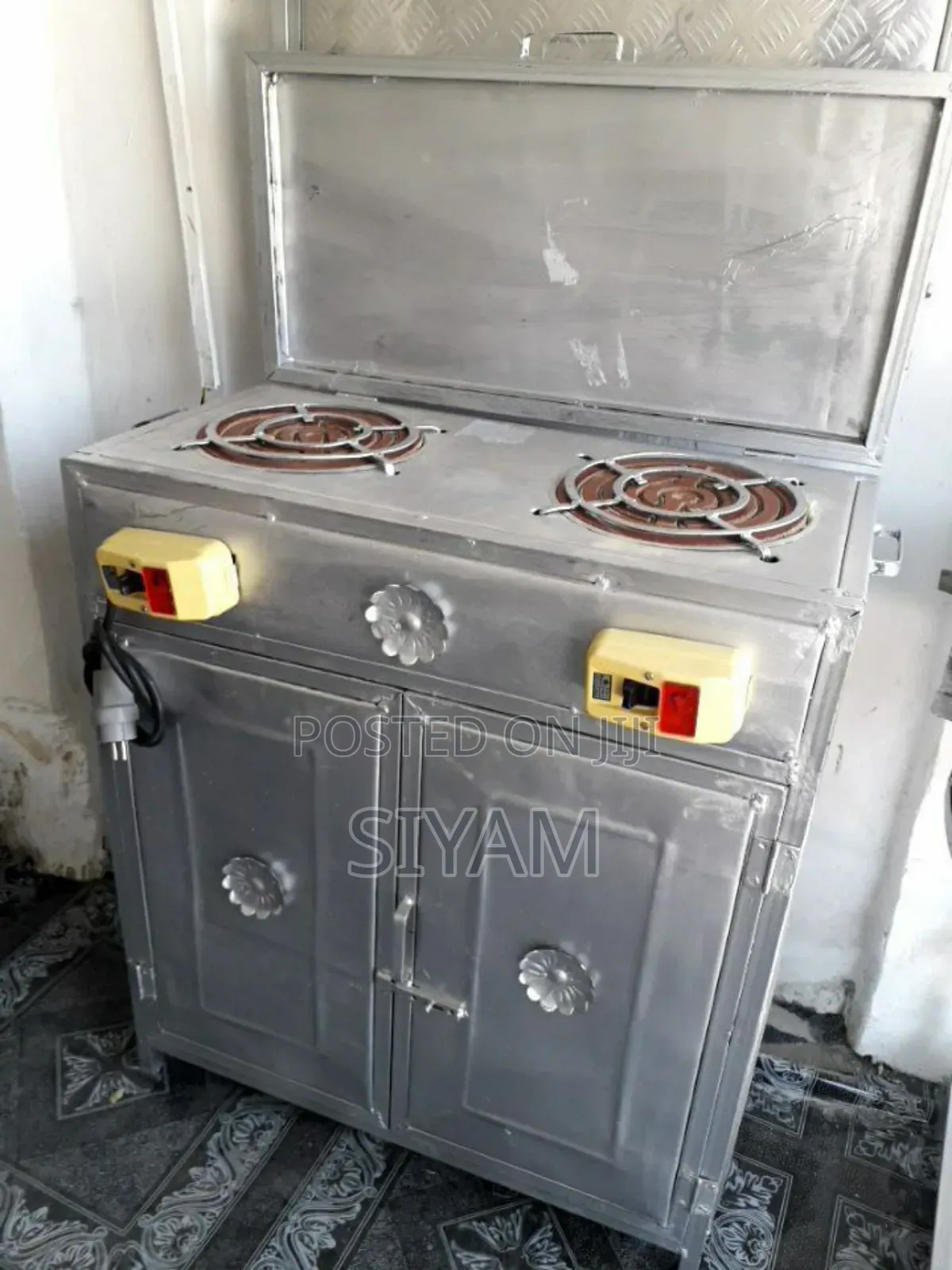 ባለ ሁለት ስቶቭ በሳጥን