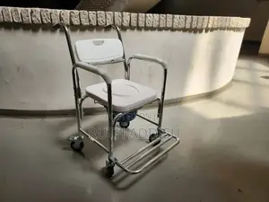 Commode Chair4了four Mini Wheel Commode Chair2以commode Chair