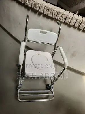 Commode Chair4了four Mini Wheel Commode Chair2以commode Chair