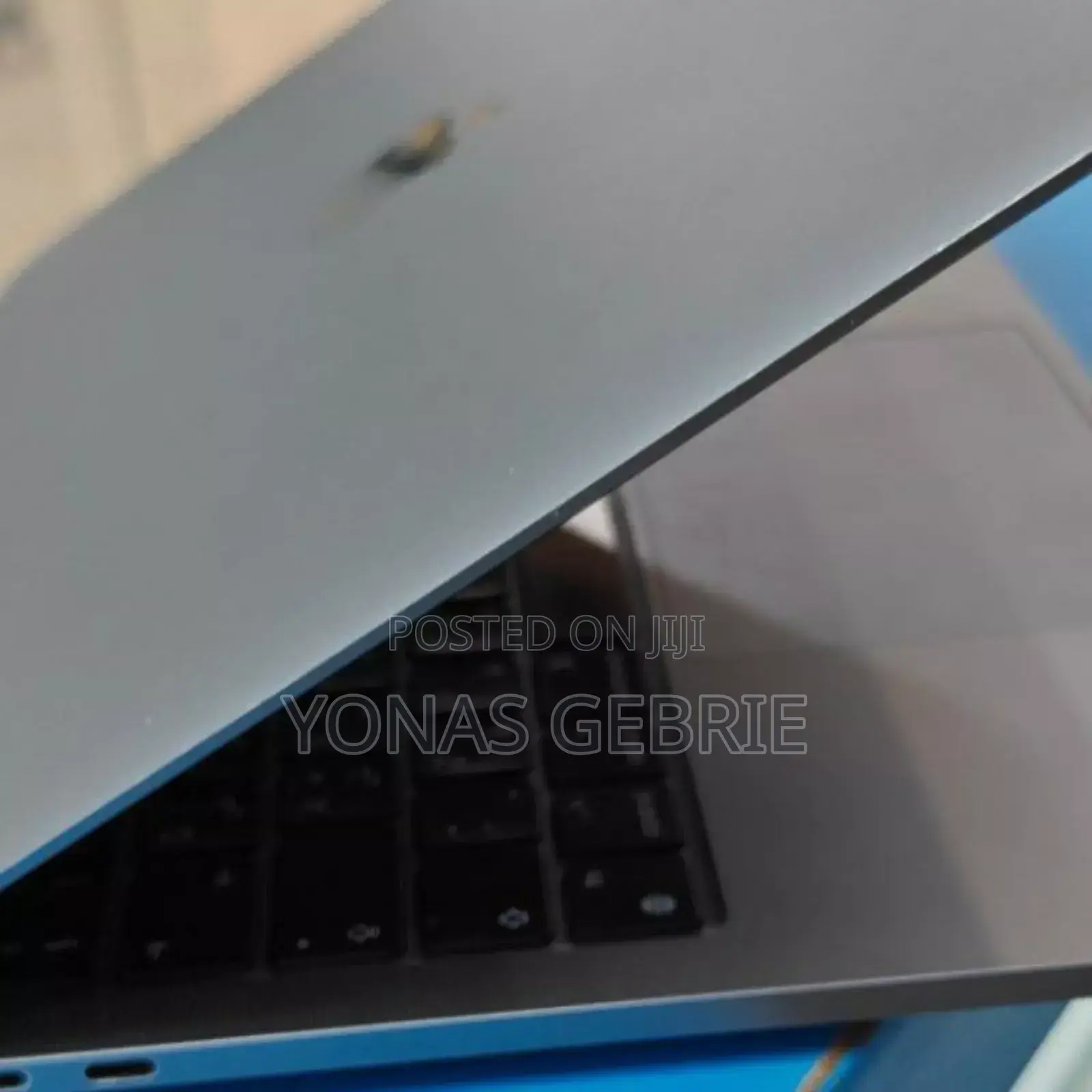 New Laptop Apple MacBook Pro 8GB Apple M2 SSD 256GB