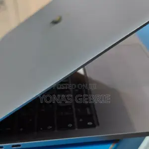 Photo - New Laptop Apple MacBook Pro 8GB Apple M2 SSD 256GB