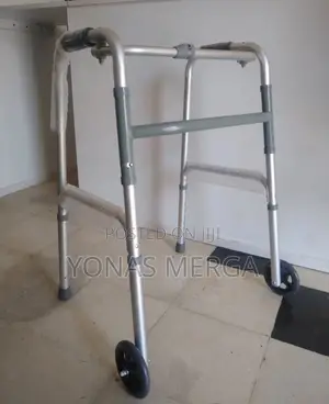Photo - Walker/4 Leg Adjustable፶弊aid For Performing Daily Activitie