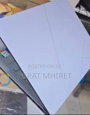 New Laptop Asus ZenBook 13 UX331UN 16GB Intel Core I7 SSD 512GB