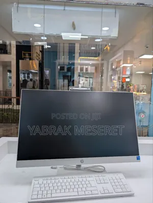 Photo - New HP 200 G4 22 All-in-One 8GB Intel Core I7 SSD 512GB