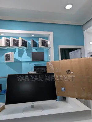 New HP 200 G4 22 All-in-One 8GB Intel Core I7 SSD 512GB