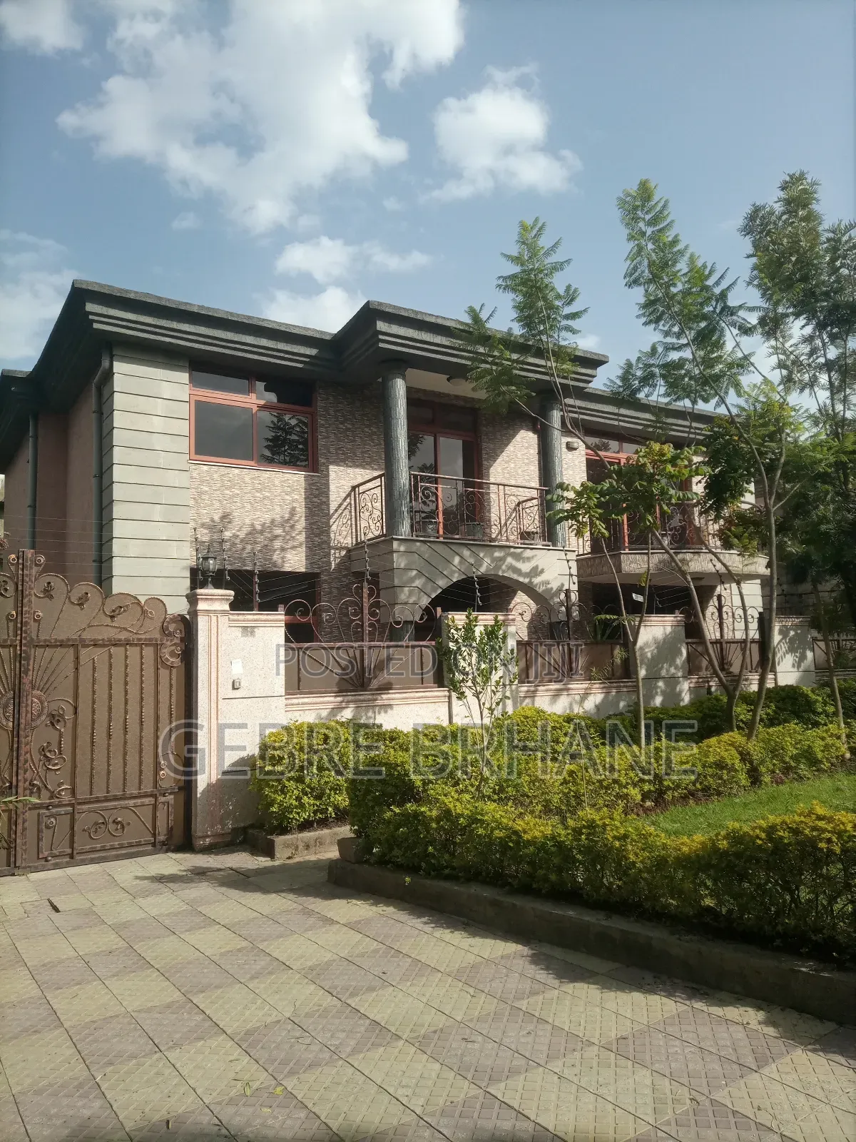 3bdrm House in G+1, Yeka for rent