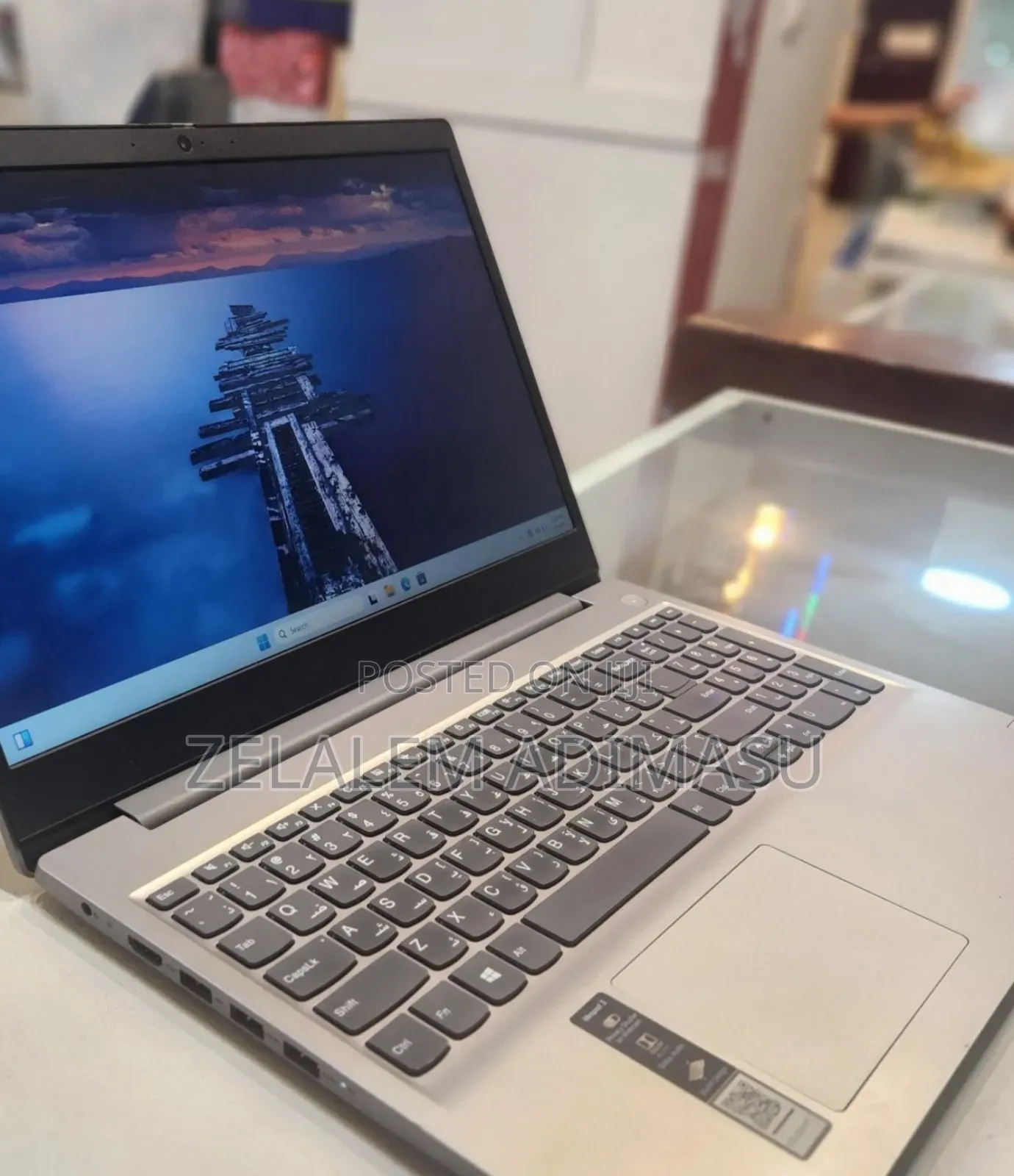 New Laptop Lenovo Ideapad 3 8GB Intel Core I3 SSD 256GB