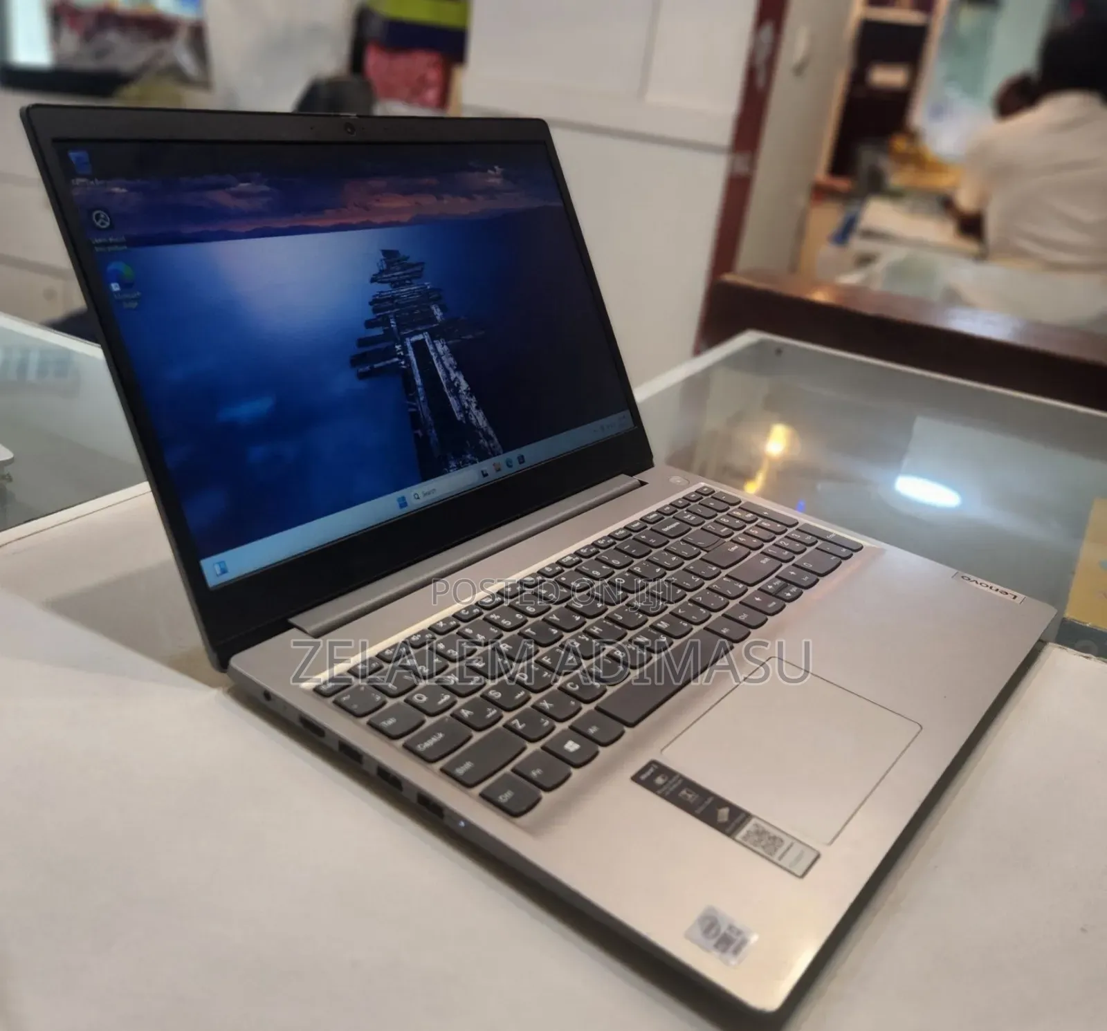 New Laptop Lenovo Ideapad 3 8GB Intel Core I3 SSD 256GB