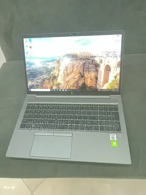 New Laptop HP ZBook Firefly 15 G7 16GB Intel Core I7 SSD 512GB