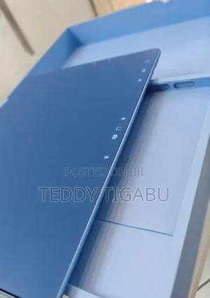 New Microsoft Surface Pro 11th Edition, a Copilot+ PC 16GB SSD 512GB