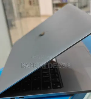 Photo - New Laptop Apple MacBook Air 2022 M2 8GB Apple M2 SSD 256GB