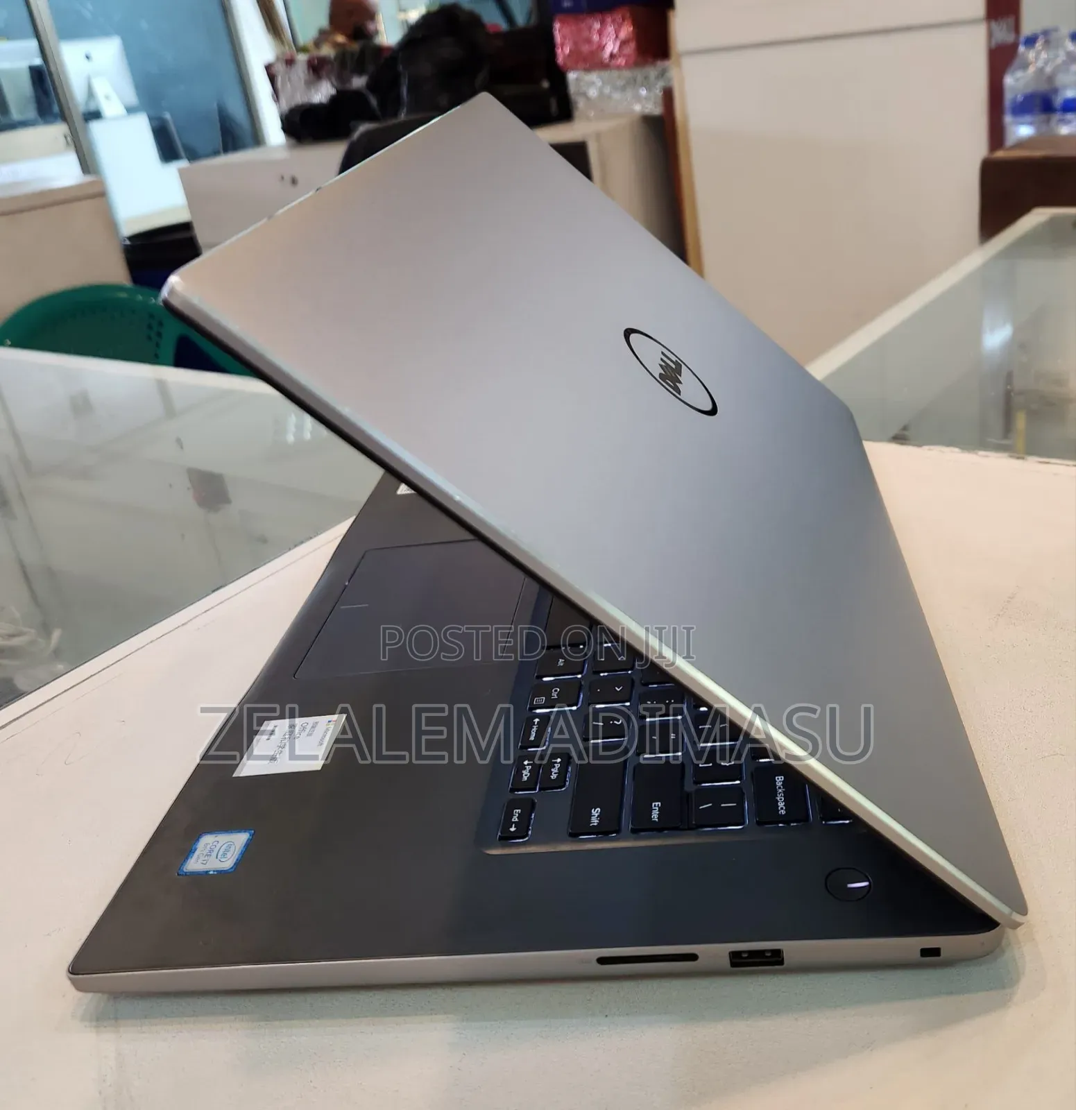 New Laptop Dell Inspiron 15 16GB Intel Core I7 SSD 256GB