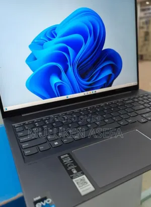 Photo - New Laptop Lenovo Yoga 11e 16GB Intel Core I7 SSD 1T