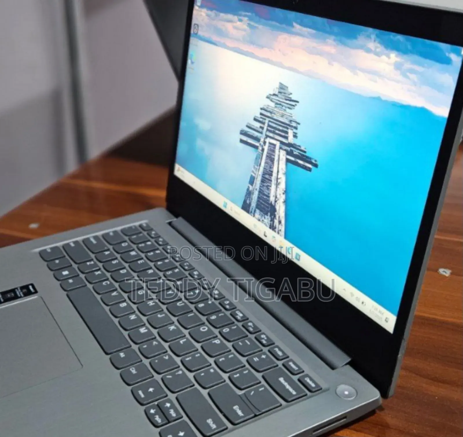 New Laptop Lenovo IdeaPad Z380 8GB Intel Core I3 SSD 256GB