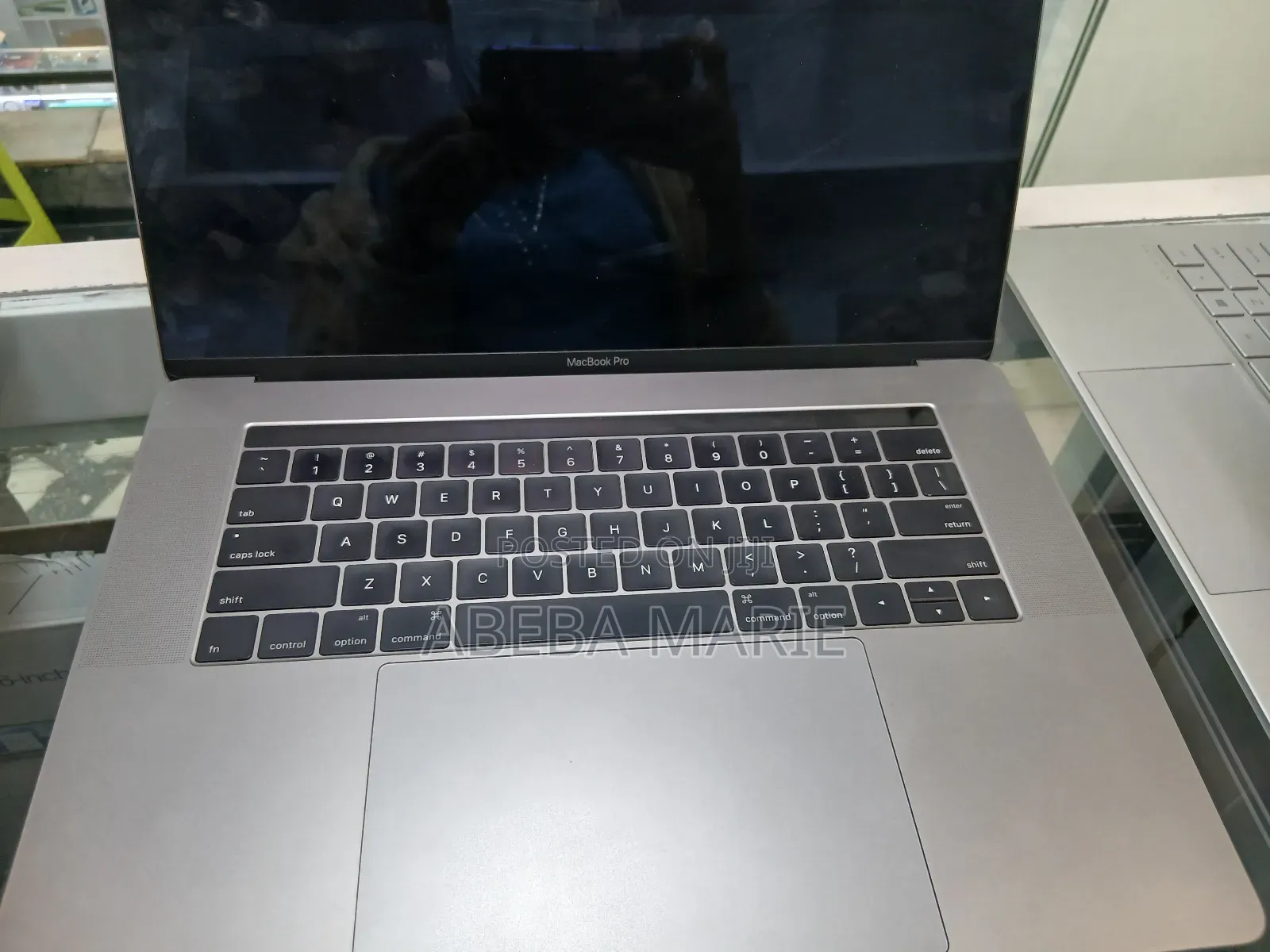 New Laptop Apple MacBook Pro 2017 16GB Intel Core I7 SSD 512GB