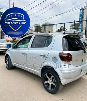 Toyota Vitz 2004 Silver