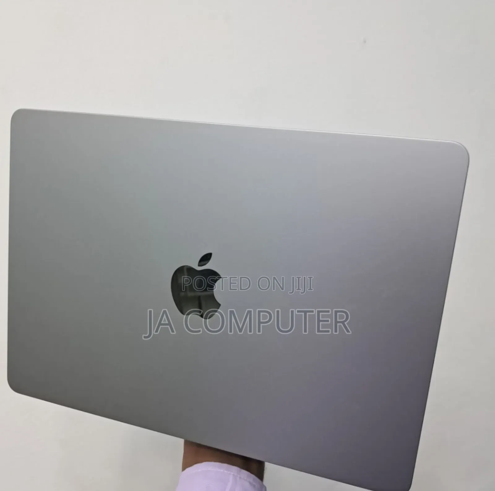 New Laptop Apple MacBook Air 2022 M2 8GB Intel Core I5 SSD 256GB