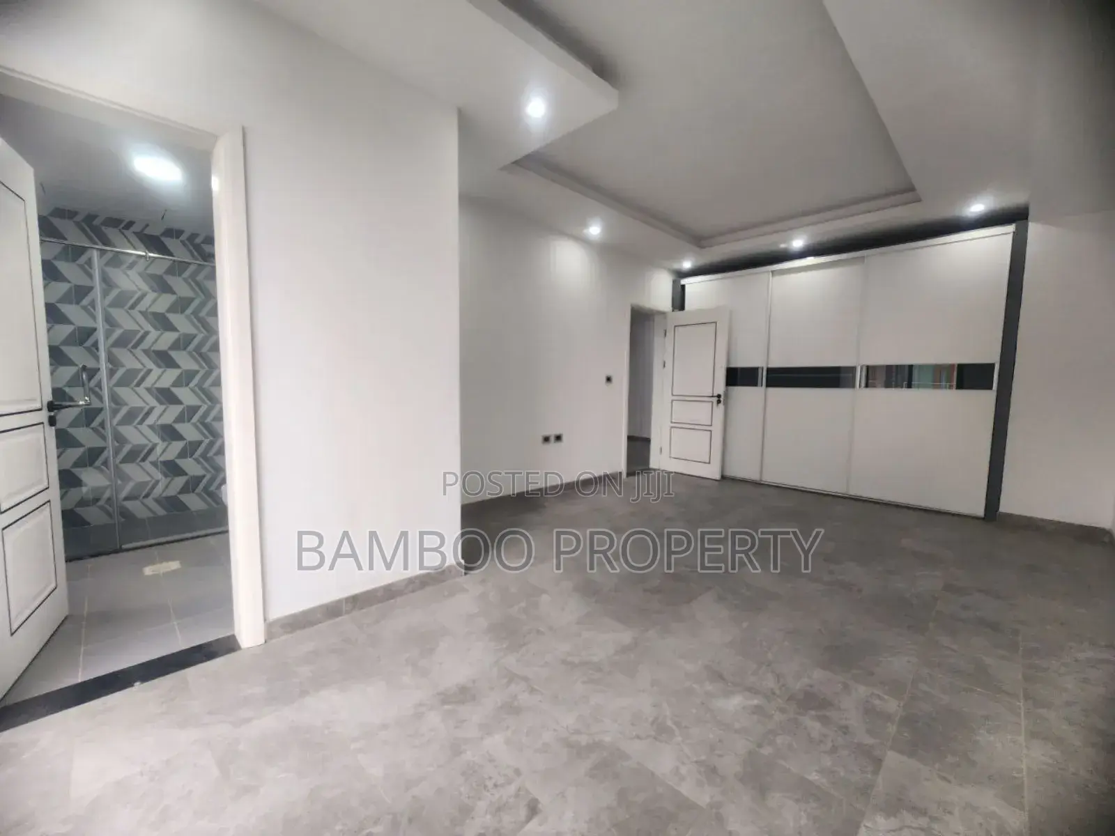 5bdrm Apartment in Bole for rent