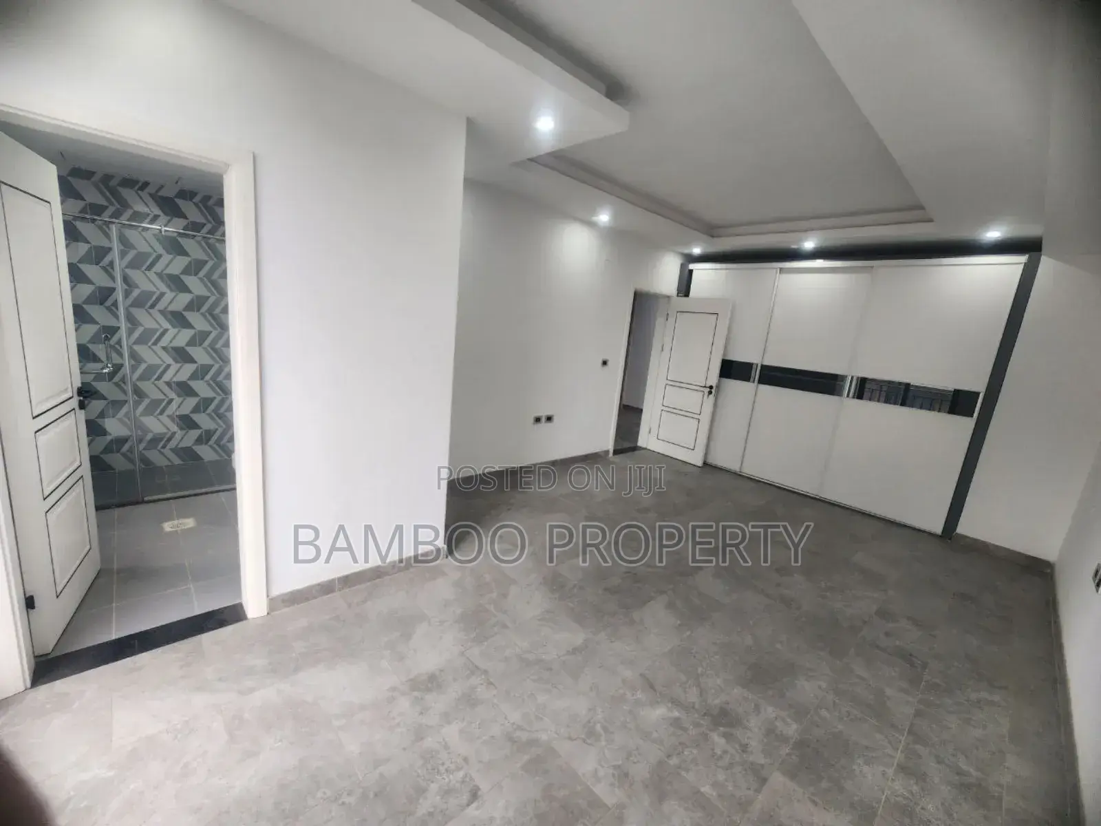 5bdrm Apartment in Bole for rent