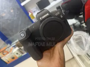 Canon R With 24-105 Silver Ring Lens