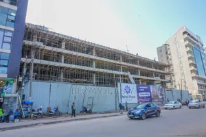 የንግድ ሱቆች ቦሌ ኤድናሞል አለምነሽ ፕላዛ ጎን