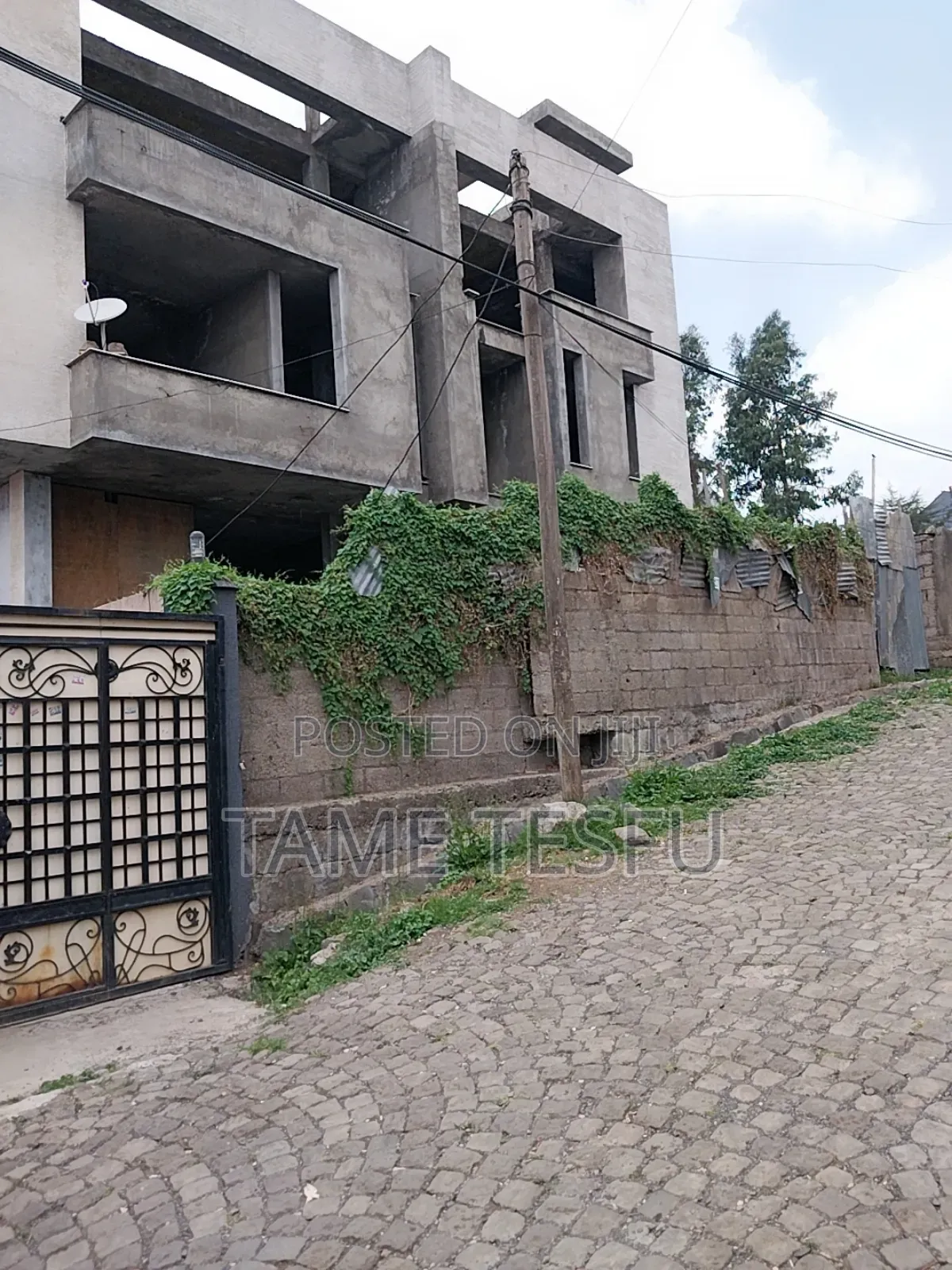 7bdrm House in 02 Kidanemihiret, Yeka for sale