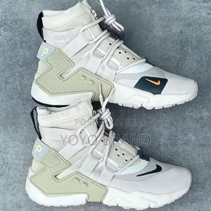 Photo - Nike Grip Boots