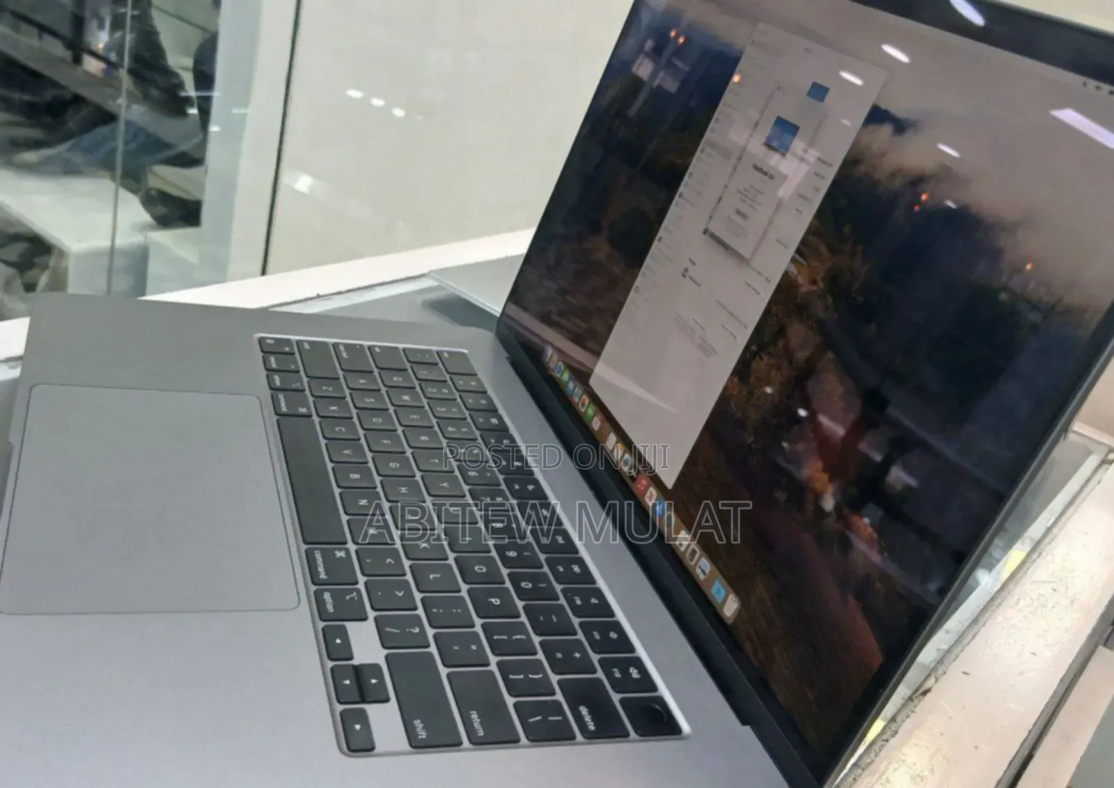 New Laptop Apple MacBook Air 2024 M3 15-Inch 8GB Apple M3 SSD 256GB