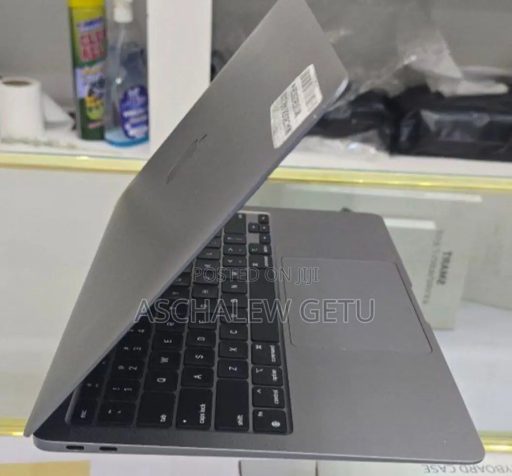 New Laptop Apple MacBook Air 2020 M1 8GB Apple M1 SSD 256GB