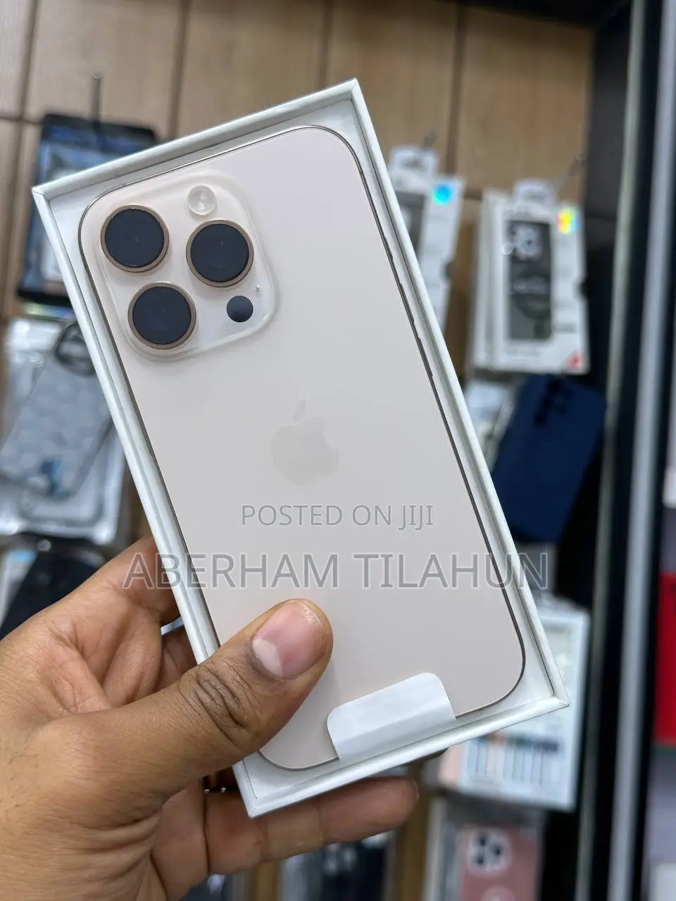 New Apple iPhone 16 Pro 256 GB Gold