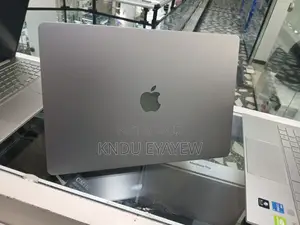 New Apple MacBook Air 2024 M3 15-Inch 8GB Intel Core I7 SSD 256GB