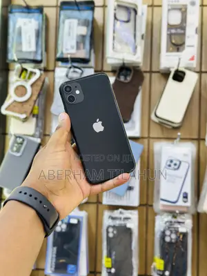 Photo - Apple iPhone 11 128 GB Black