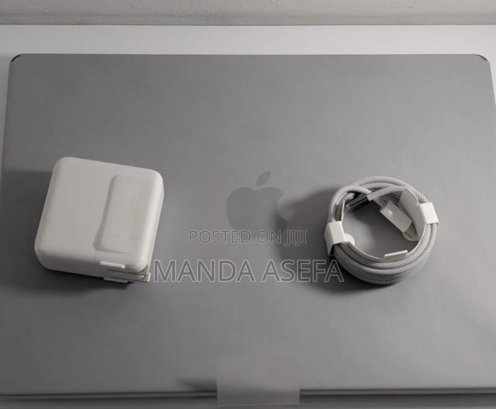 New Laptop Apple MacBook Pro 8GB Apple M3 SSD 512GB