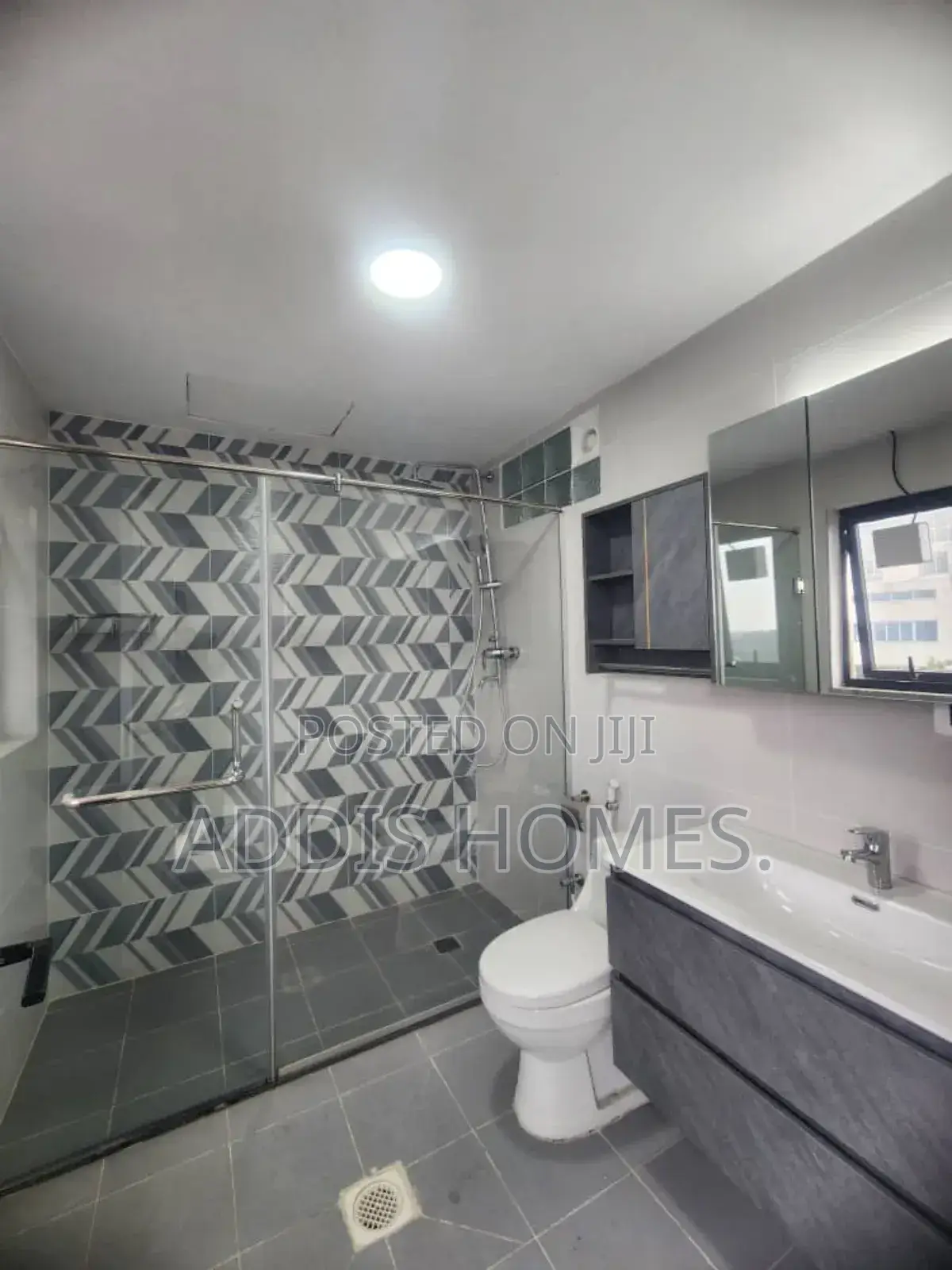 4bdrm Apartment in Bole for rent